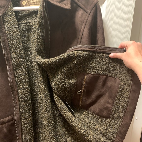 Men’s Faux Suede Columbia Bomber Jacket - Picture 5 of 7